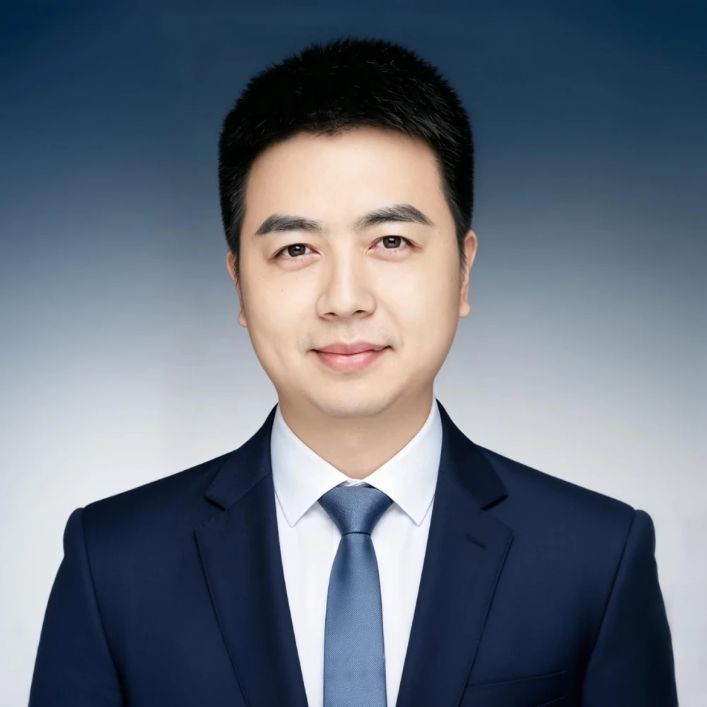 Eric Wang Headshot image