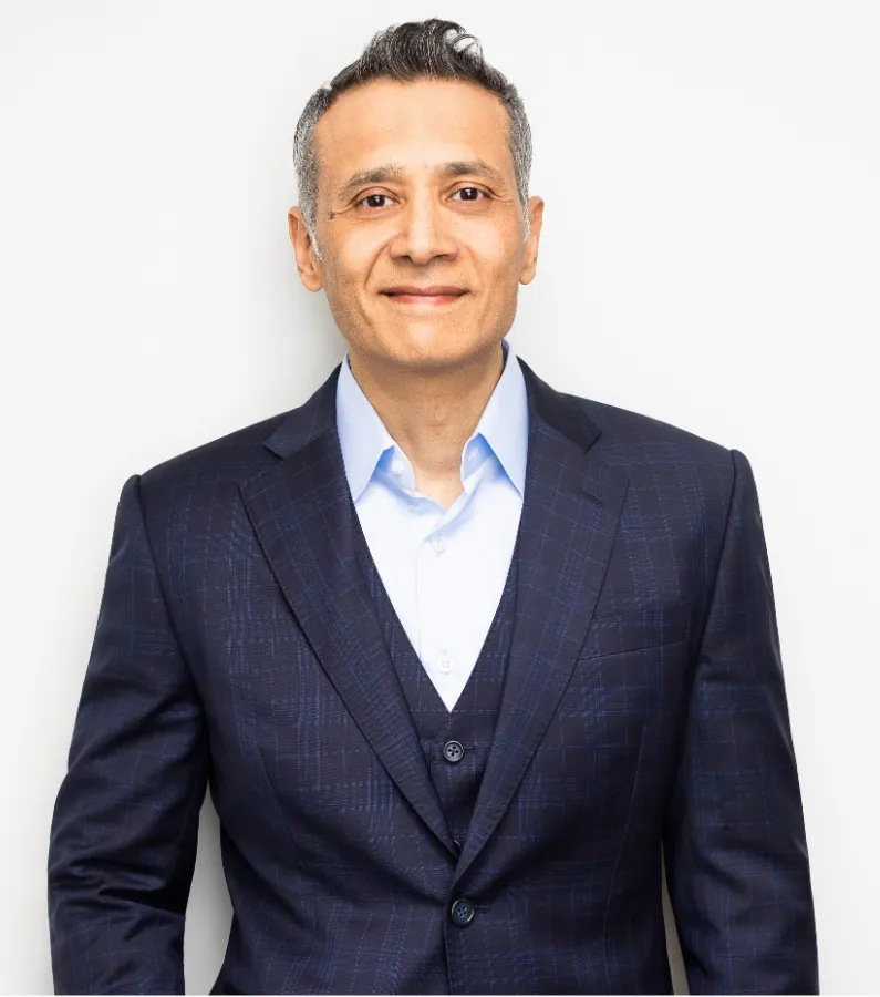 Taymur Ahmad headshot image